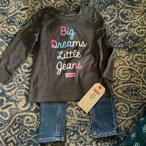 NWT 2PC Levi’s set; I8 months, Skinny Jeans/Graphic Print, long sleeve top.